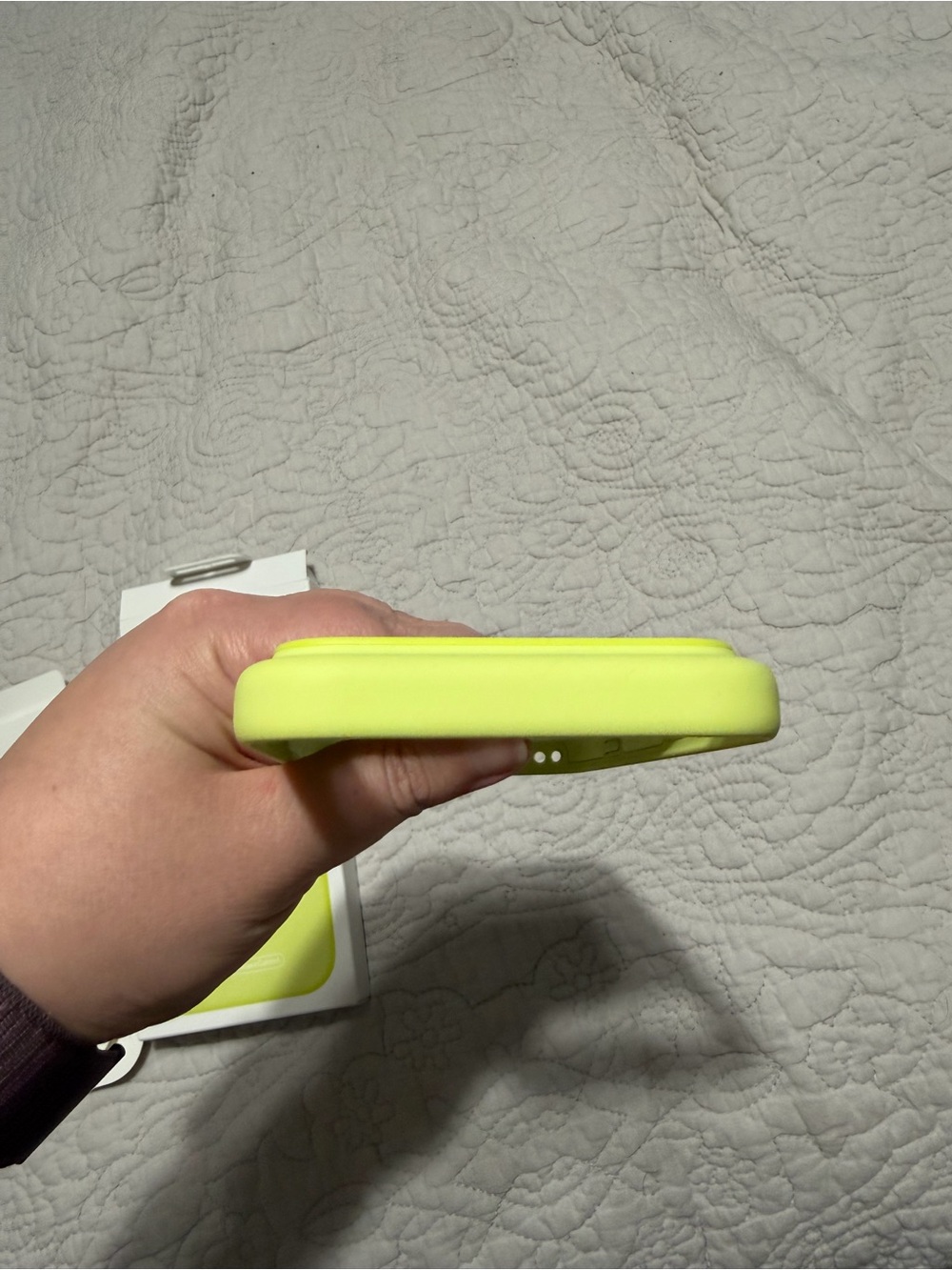 Apple iPhone 17 Pro Max Silicone Case in Neon Yellow - Picture 6 of 6